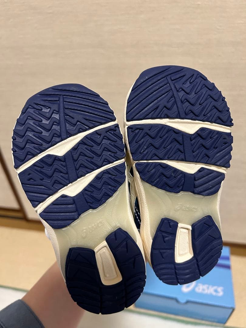 【9月限定値下】asics×Familiar チェック柄スニーカー　14.5cm