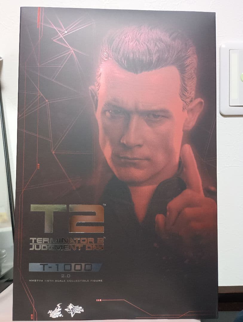 ホットトイズ　T-1000 ver.2.0 T-1000 (2.0) Sixth Scale Figure by Hot Toys | Sideshow Collectibles