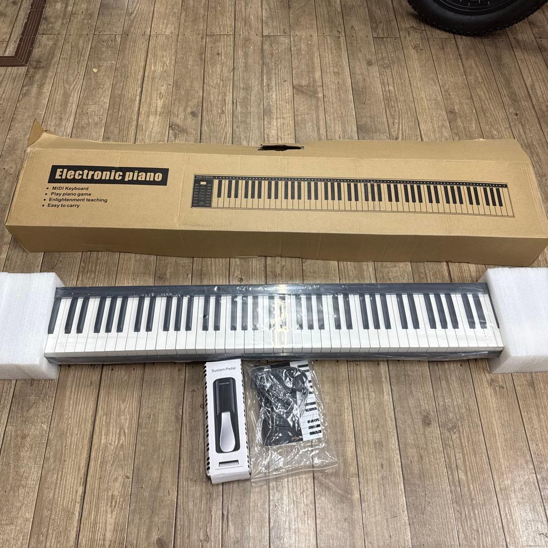 61鍵電子ピアノ 軽量・持ち運び便利　ピアノ Amazon | 電子ピアノ 61鍵盤 折り畳み 初心者 練習用 軽量 手持ち