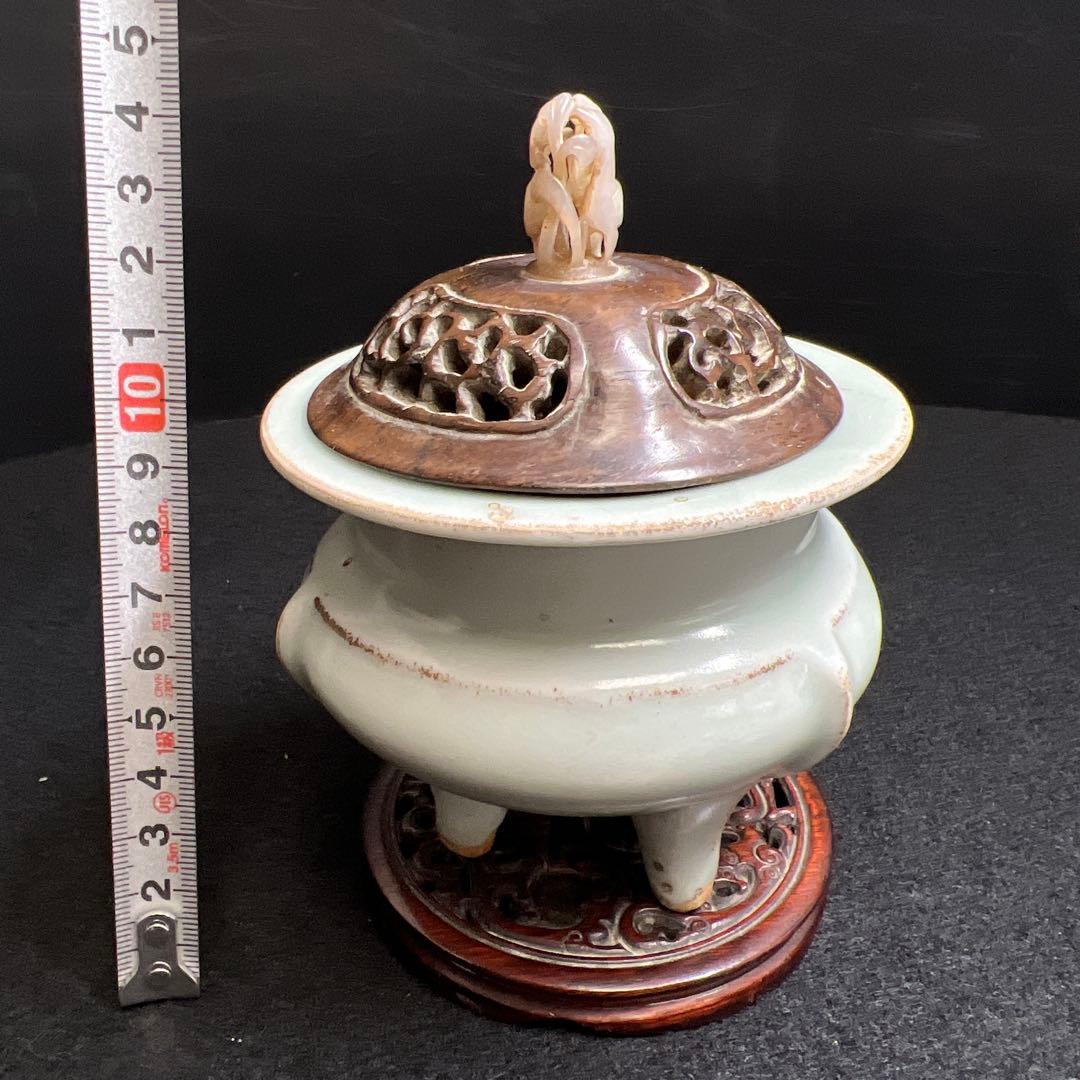 中国明時代 龍泉窯 白砡摘唐木台青磁香炉 木箱付 東Y8-0128☆2Fトカサ