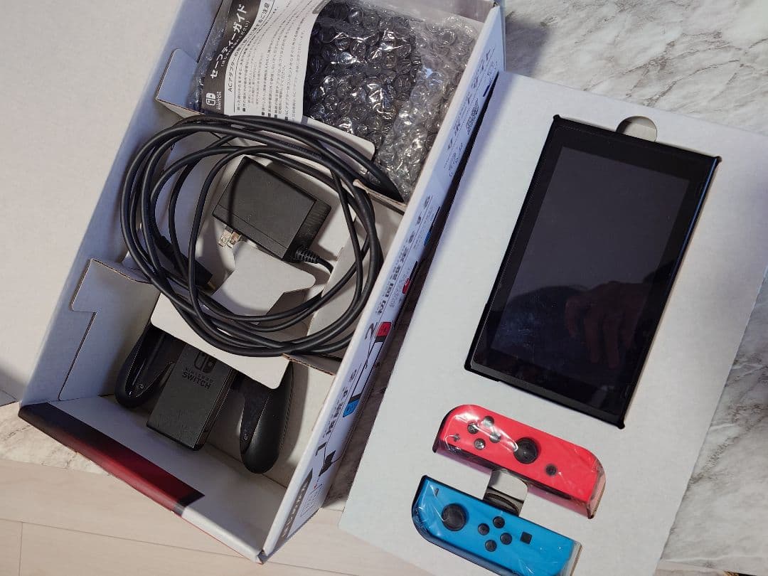 【ジャンク品】Nintendo Switch 本体 赤と青のJoy-Con Nintendo Switch 本体 ジャンク青/赤 Joy-Con - メルカリ