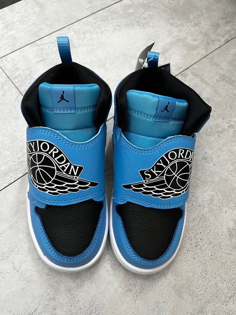 SKYJORDAN スニーカー 青/黒 ハイカット JORDAN BRAND SKY JORDAN 1 (PS) BLACK/UNIVERSITY BLUE-WHITE 22SU-I