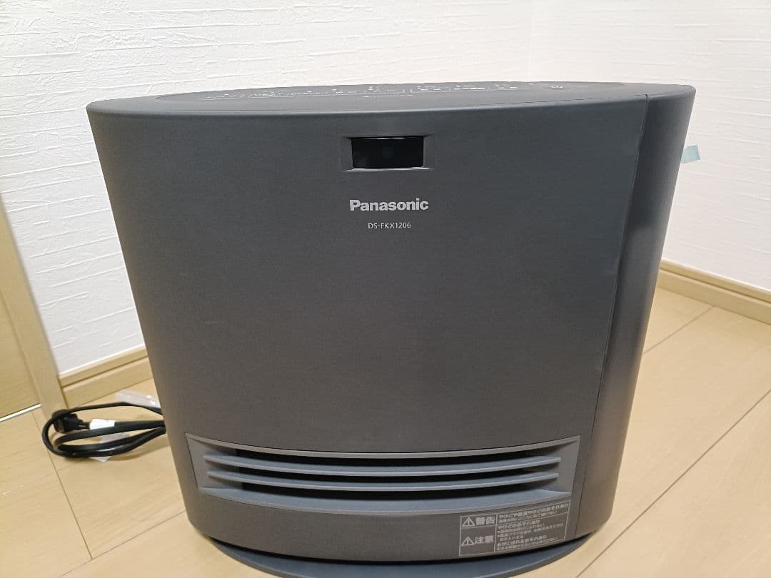 ファンヒーター Panasonic DS-FKX1206 概要 加湿機能付きセラミックファンヒーター DS-FKX1206 | 電気