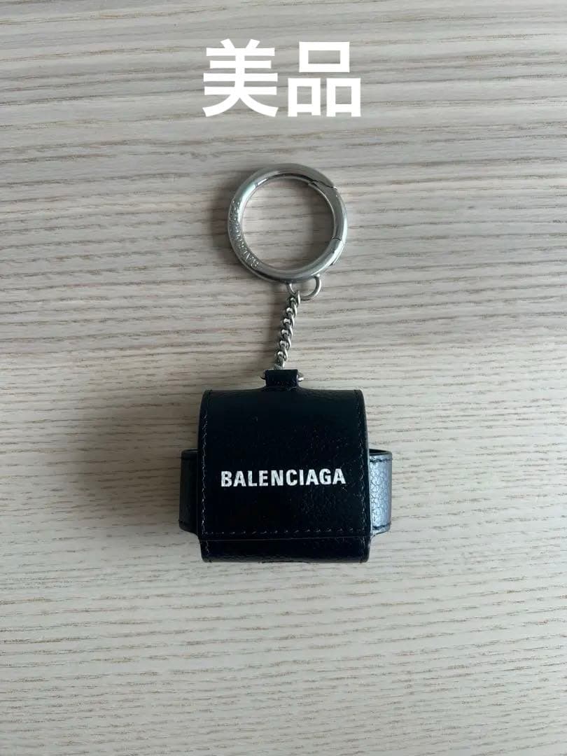 BALENCIAGA 黒 イヤホンケース BALENCIAGA バレンシアガ BBライン イヤホンケース 717747 ブラック
