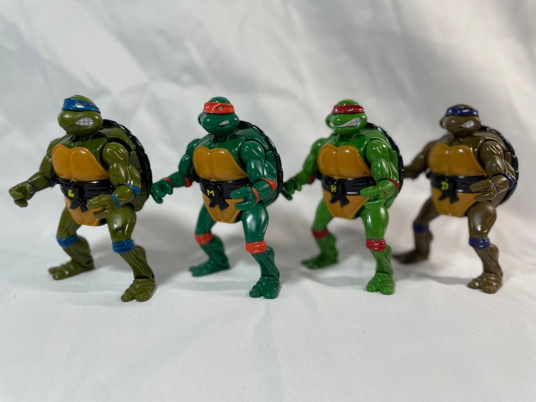 売約済み ミュータントタートルズ変形フィギュア(1992年)7体セット