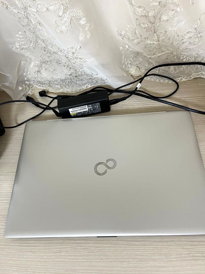 富士通LIFEBOOK FMVN90E2G 富士通 FMV LIFEBOOK NH90/E2 FMVN90E2G [シャンパンゴールド] 価格