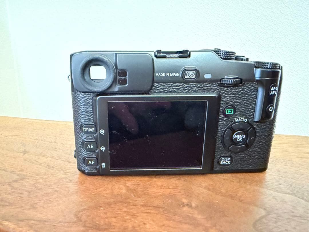 富士フィルム X-Pro1 ミラーレスデジタルカメラ グリップ縦吊り改造