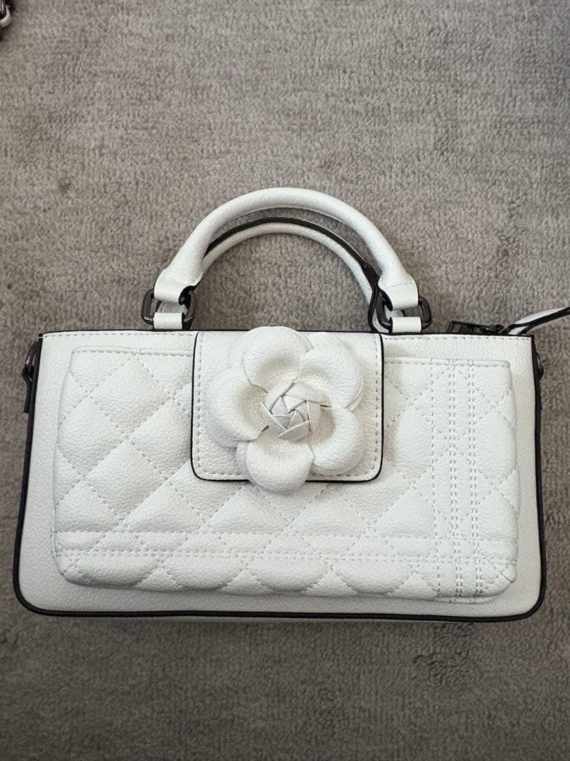 riu Rose phone bag ショルダーバッグ 白 ホワイト - メルカリ