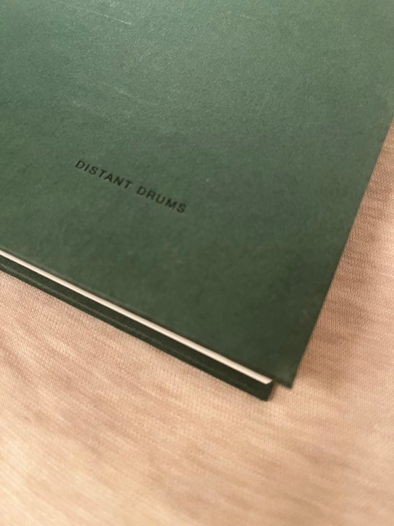 【初版】濱田英明さん写真集 DISTANT DRUMS グリーン 緑【最安値】 DISTANT DRUMS / 濱田英明 ON READING Online Shop