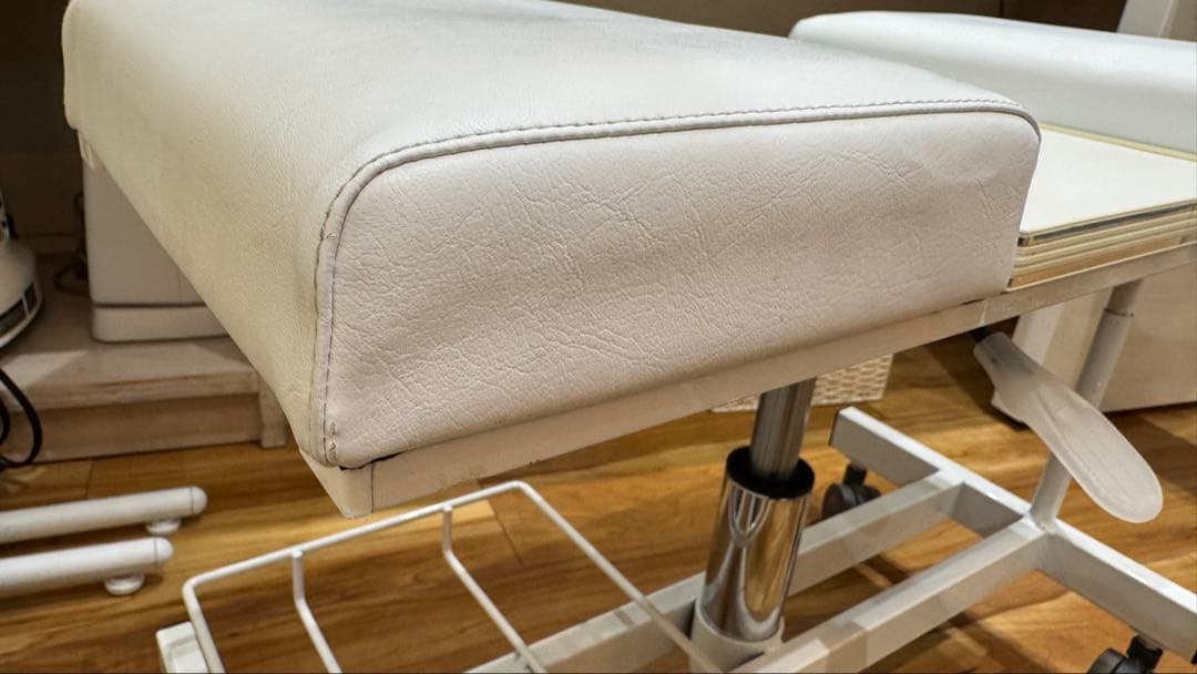 ゆ*き様 西村製作所 ペディキュアオットマン CB-811 ホワイト