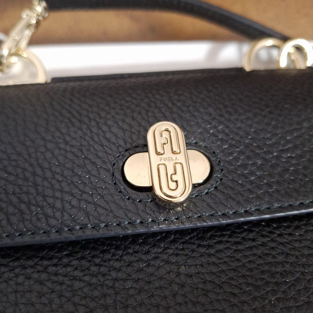 ケ*ん様 新品未使用 ☆ FURLA ☆ DANAE XL Crossbody【 - メルカリ