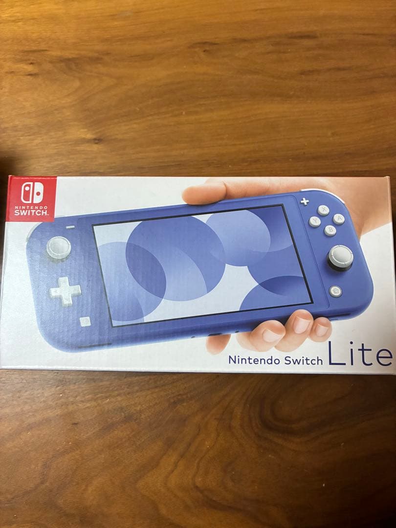 【新品・未使用】Nintendo Switch Lite ブルー Amazon.com: Nintendo Switch Lite - Blue : Video Games