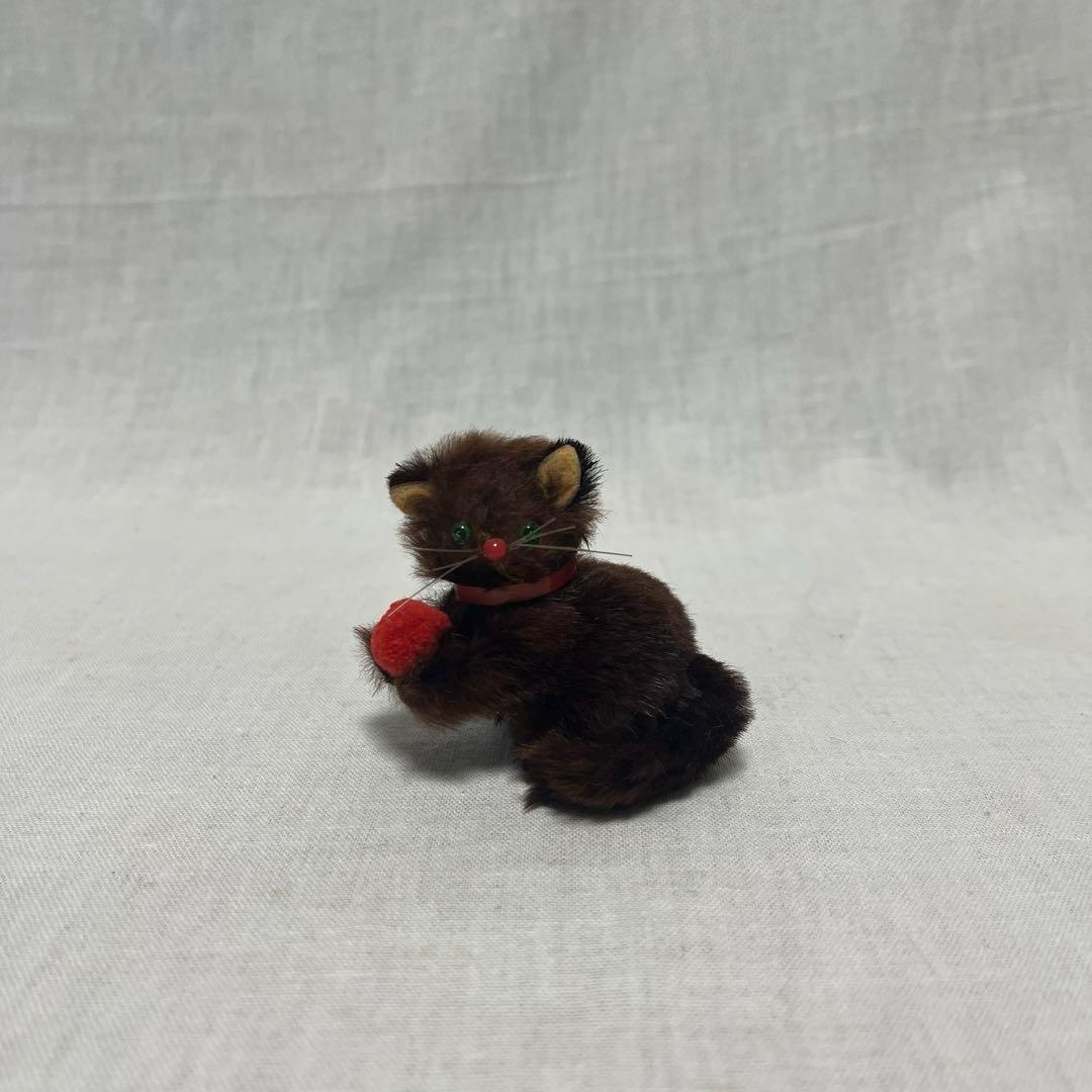 アンティーク　ドイツ　ねこ ドイツ製アンティーク陶磁器猫フィギュア 洗練の空気感