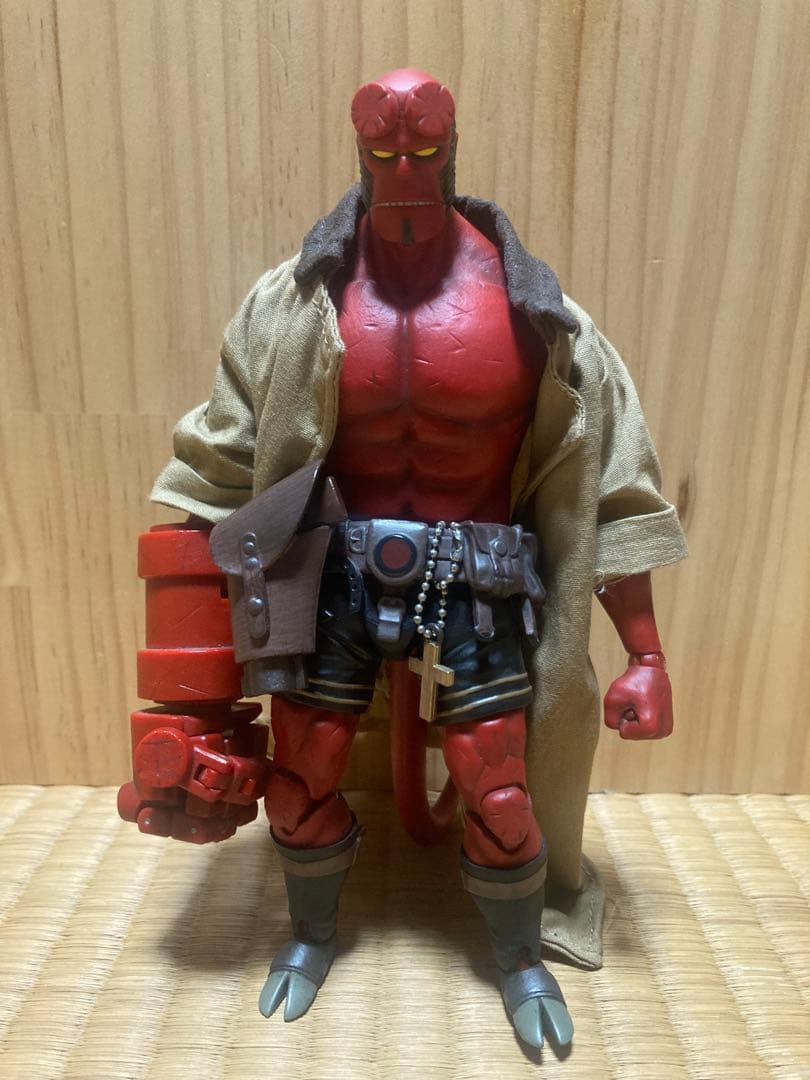1000toys hellboy ヘルボーイ 1/12スケールフィギュア Amazon.com: Hellboy 30th Anniversary 1:12 Scale Action Figure