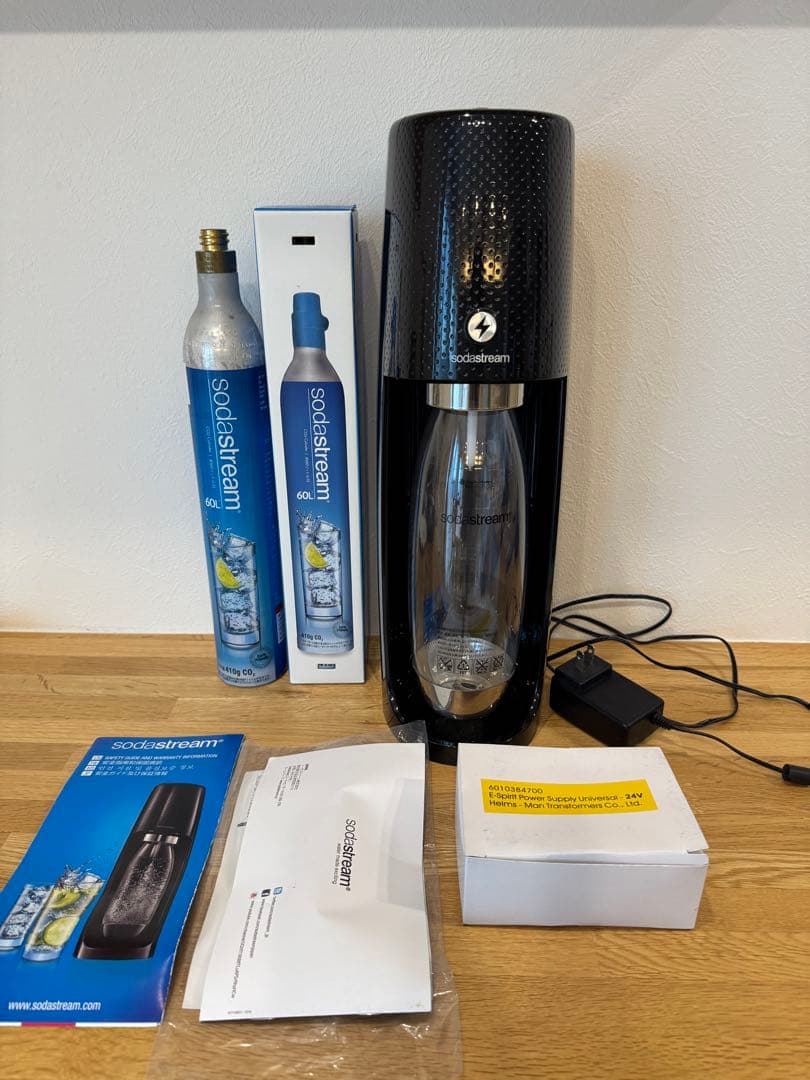 sodastream ソーダストリーム　炭酸水メーカー　ブラック Amazon | SodaStream (ソーダストリーム) Art 炭酸水メーカー