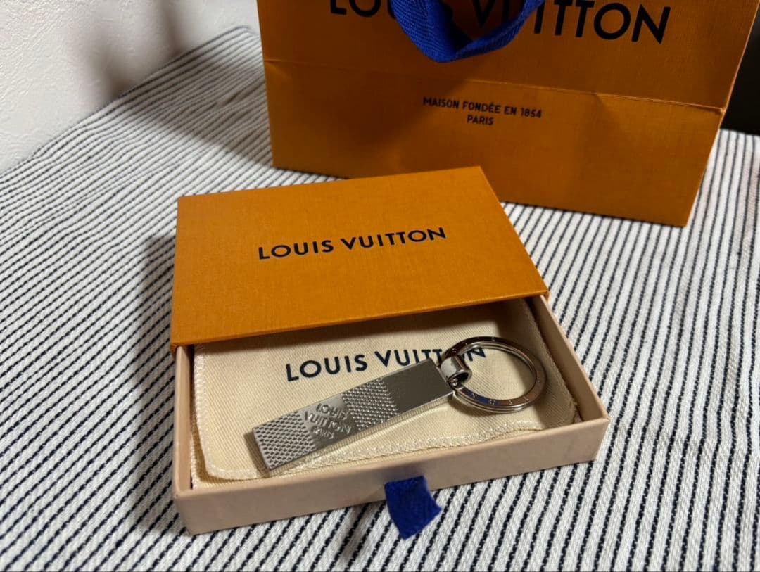 LOUIS VUITTON★キーリング LV Skate Key Holder and Bag Charm S00 - Accessories M02187 | LOUIS