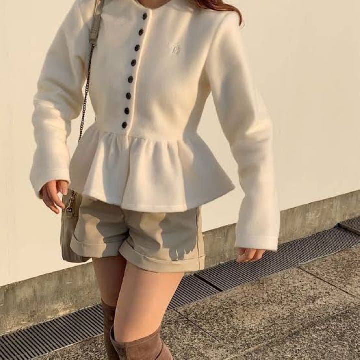 bibiy. ビビィ ペプラムカーディガン ホワイト - メルカリ