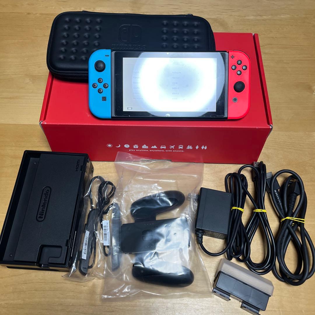 Nintendo Switch 赤/青 本体 + 付属品 Nintendo Switch 本体 赤/青 充電器付き Nintendo Switch 本体 赤/青