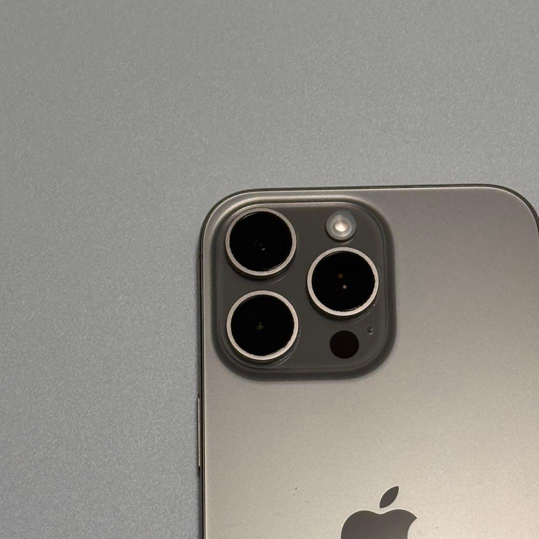 《画面割れ》iPhone 16 pro max ナチュラルチタニウム 本体