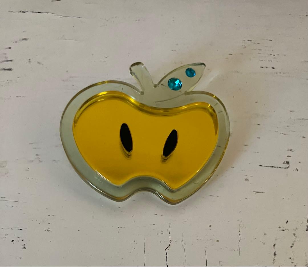 レア】【良品】【正規品 】miumiuミュウミュウ ブローチ⭕️27日迄月末