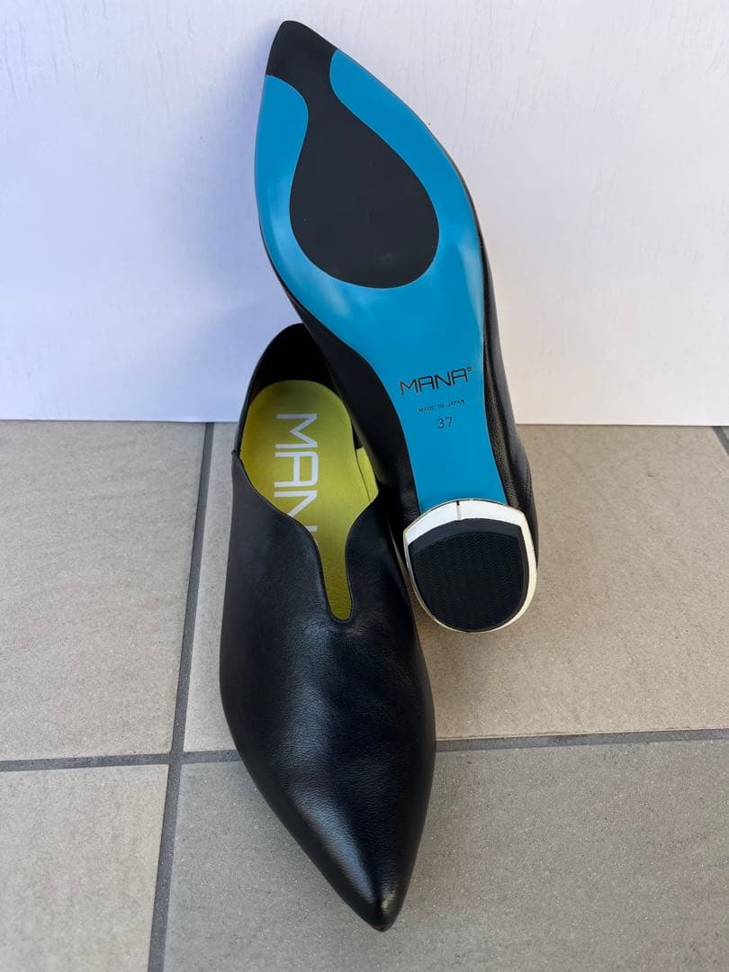送料込 当日発送MANA ブラック ポインテッドトゥシューズ 23.5cm