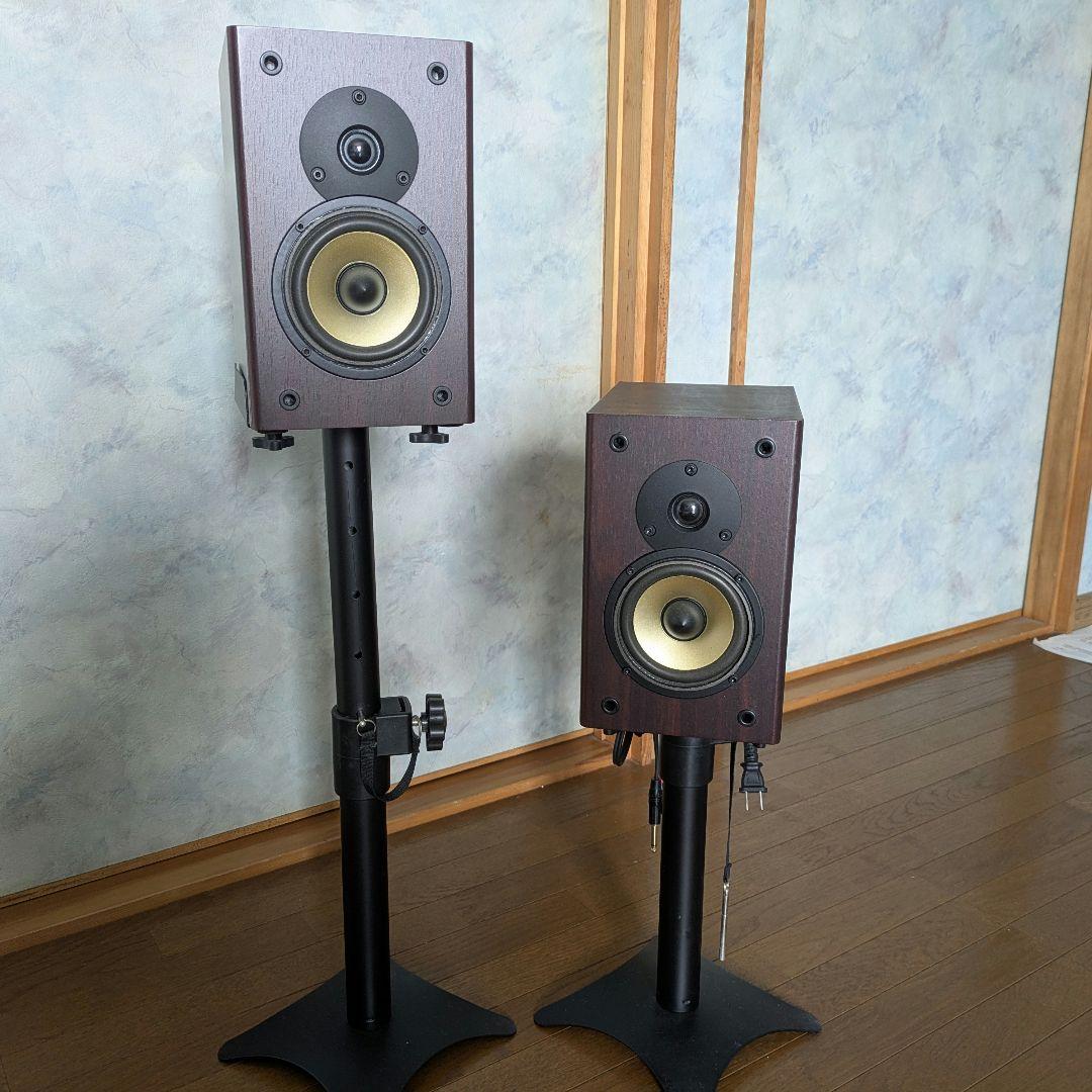 QUINTET 506 WALTZ ブックシェルフスピーカー・スピーカースタンド QUINTET/スピーカー/506 WALTZ（2本セット・アンプ内蔵）の紹介です。