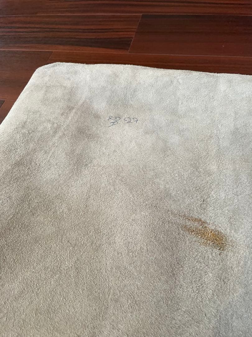 売り切り価格！　牛毛付き革 カウラグ カウハイド