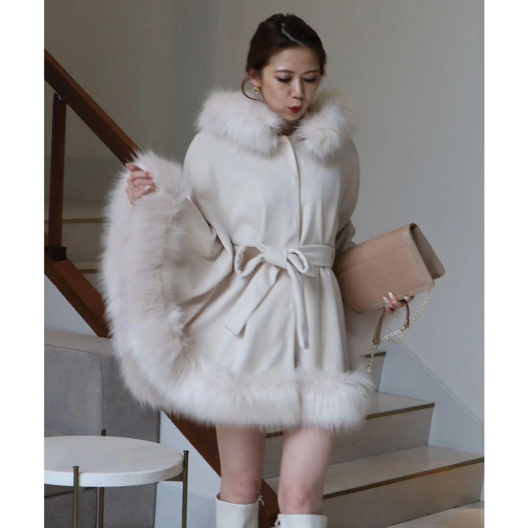 ロイヤルパーティー フードファーケープコート ポンチョ オフホワイト