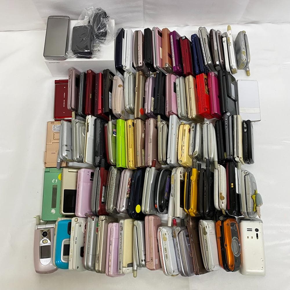 個◆ガラケー 約80台 まとめジャンク 携帯 部品取り 約10㎏ 12002 Yahoo!オークション -「ジャンク ガラケー まとめ」の落札相場・落札価格