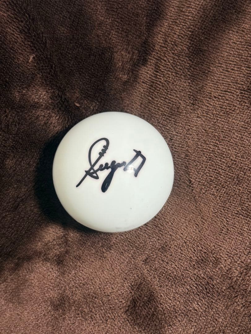 ME:I 山本すず サインボール - メルカリ