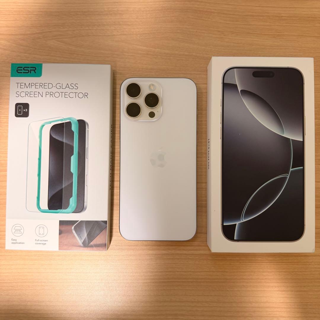 美品 iPhone 16 Pro Max シルバー おまけ付き（ガラスフィルム） iPhone16 Pro 16Pro Max ガラスフィルム レンズカバー カメラレンズ