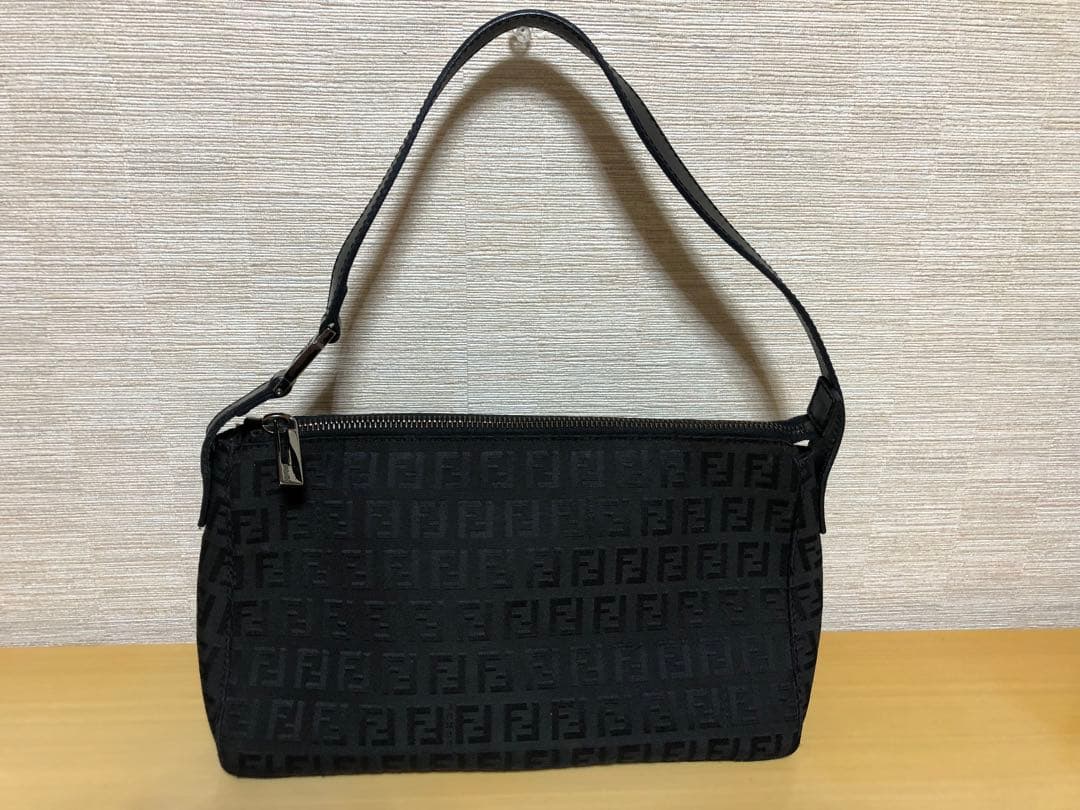FENDI フェンディ ズッカ柄 ワンショルダーバッグ　アクセサリーポーチ 楽天市場】【FENDI】フェンディズッカ柄 アクセサリーポーチポーチ