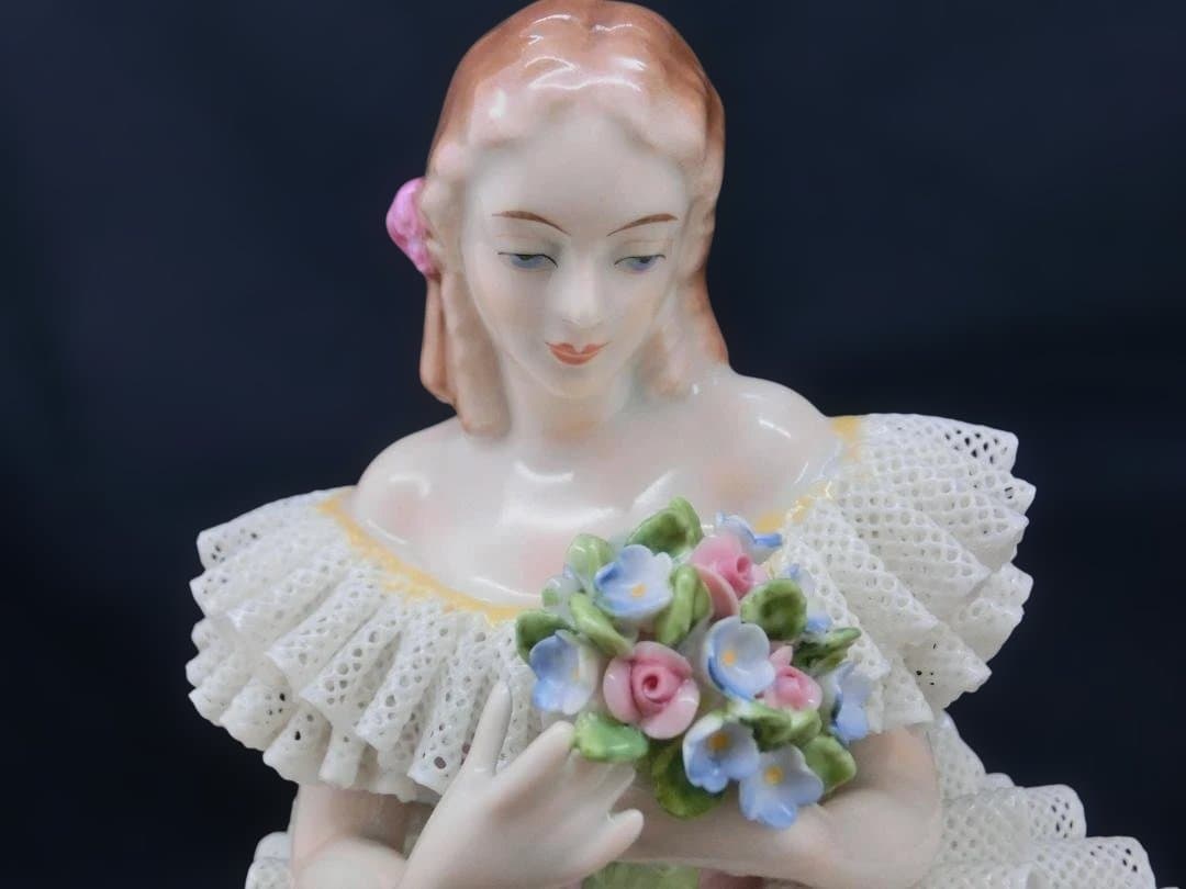 ジッツェンドルフィン』レース・フィギュリンH.24cm - メルカリ