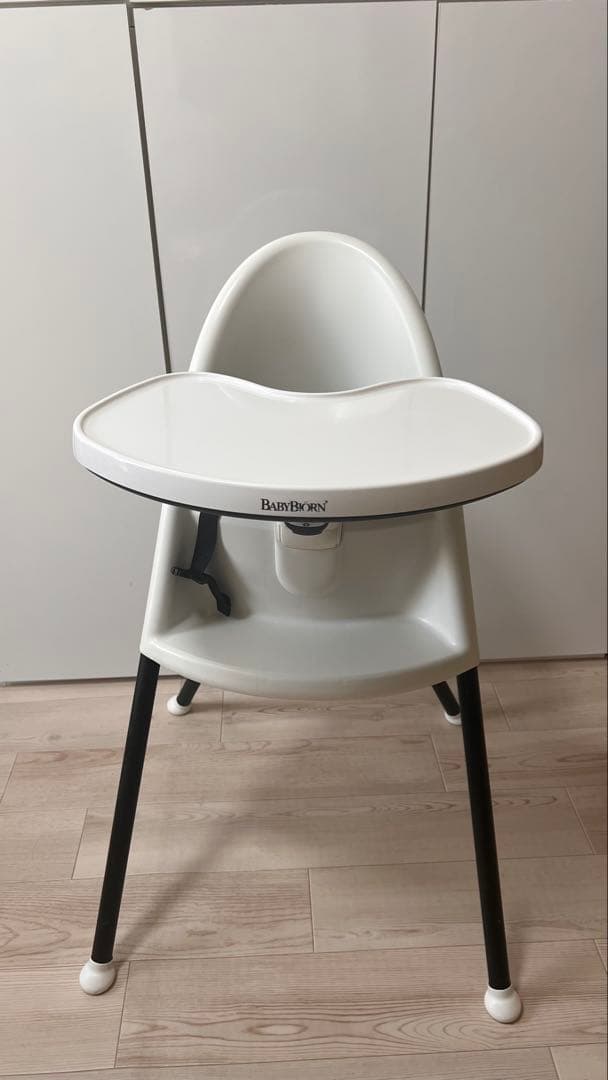 BABYBJÖRN ハイチェア ホワイト　廃盤　廃盤品　ベビービョルン BABYBJÖRN ハイチェア ホワイト/ブラック ベビービョルン 子供椅子