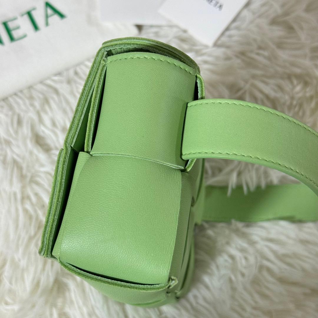 新品未使用✨ボッテガヴェネタ カセットミニベルト イントレチャート