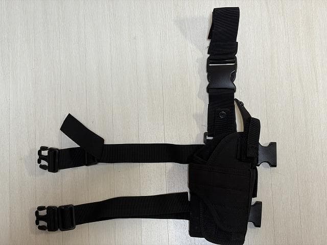 あ*き様 ジャンク扱い・10禁エアガンセット+ホルスター+ライフルケース