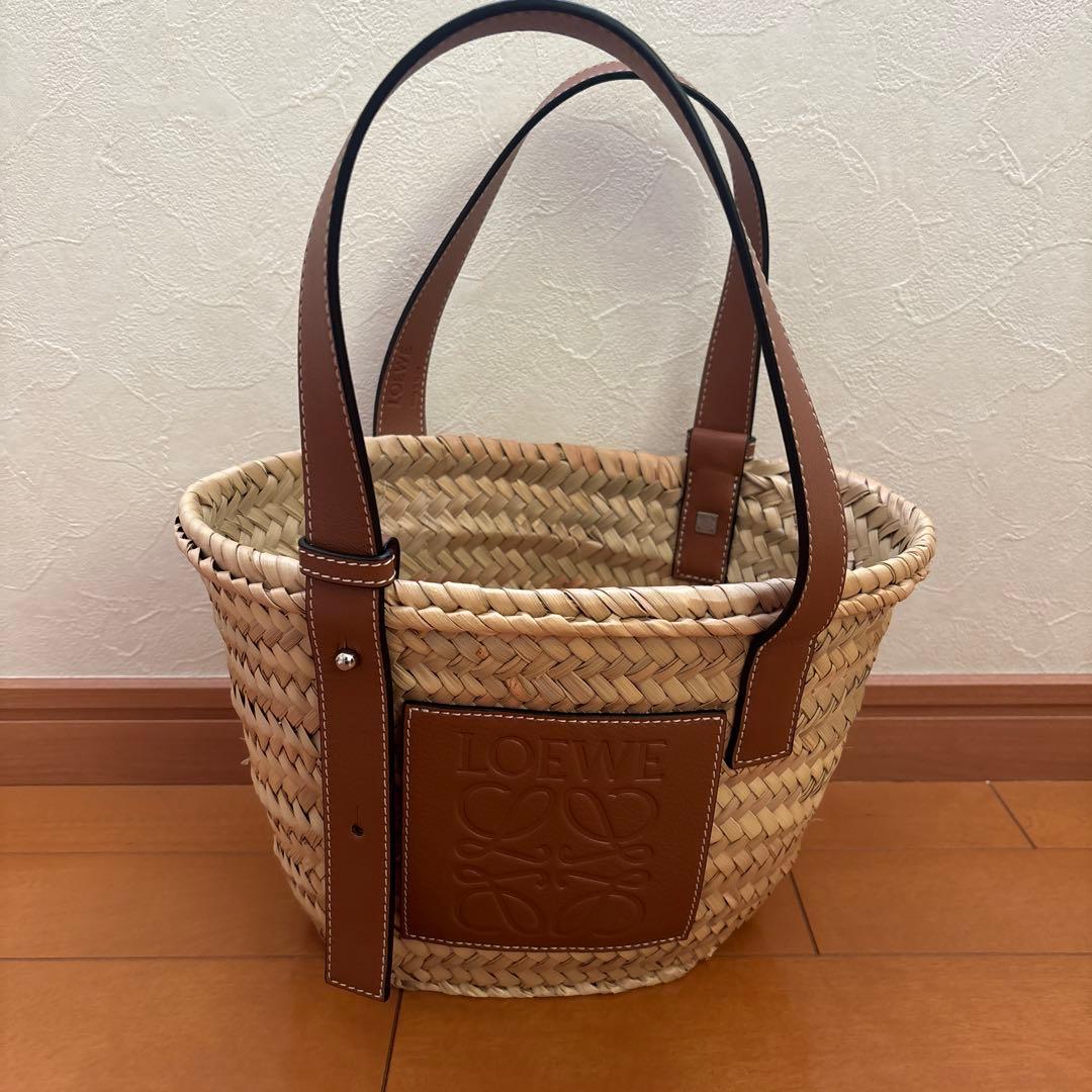 【LOEWE】　ロエベ　バスケットバッグ　スモール バスケットバッグ スモール（ヤシの葉&カーフ） ベージュ - LOEWE