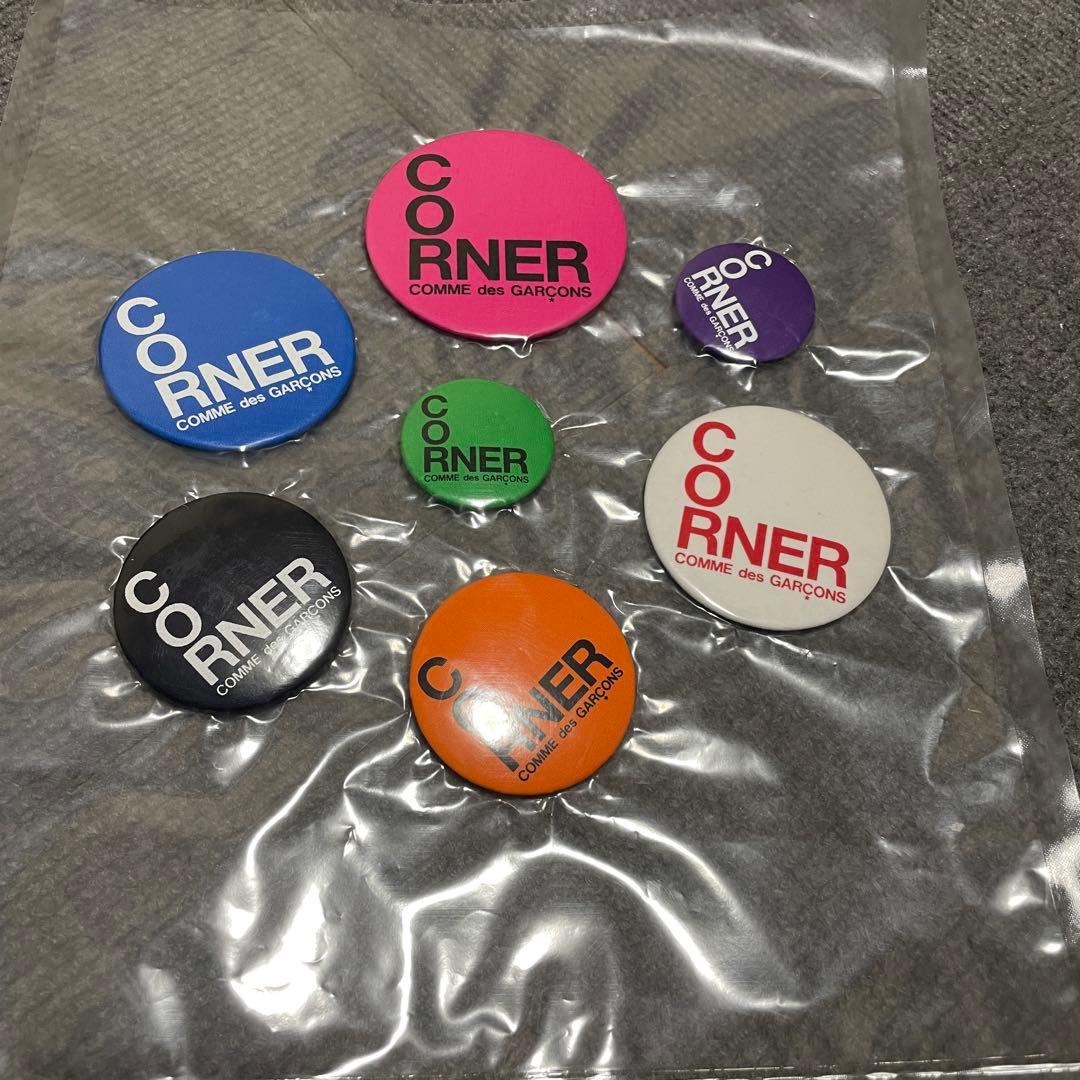 新品 コムデギャルソン 缶バッジ corner 真空パック garcons - メルカリ