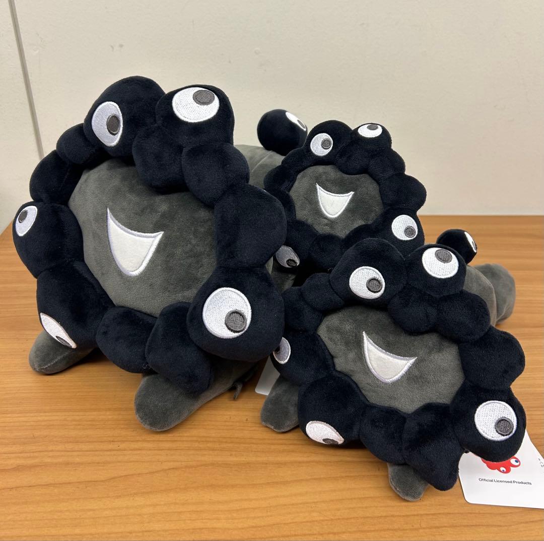 新品タグ付き】黒ミャクミャク 這い型 ぬいぐるみ S M L 3体セット