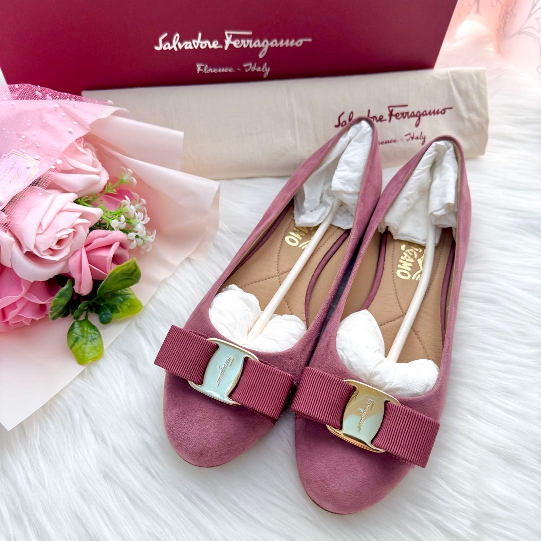 【新品未使用♡最終値下げ】Ferragamo フェラガモ ヴァラリボン スエード VARA（Salvatore Ferragamo） サルヴァトーレ フェラガモ SALVATORE