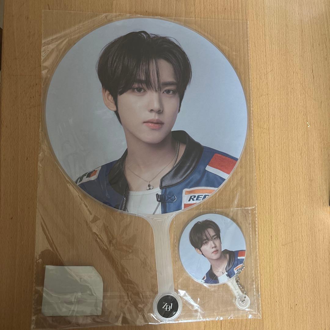 ZEROBASEONE ZB1 ゼベワンHERE&NOW ユジン うちわ - メルカリ