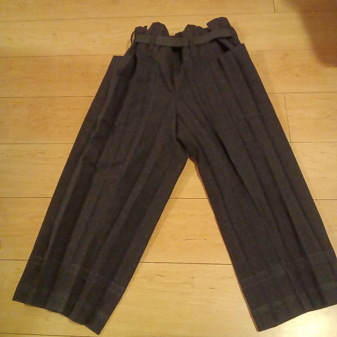 イッセイミヤケｍｅ 太プリーツ　ガウチョ ISSEY MIYAKE - ISSEY MIYAKE 20SS プリーツ ガウチョ パンツの通販 by