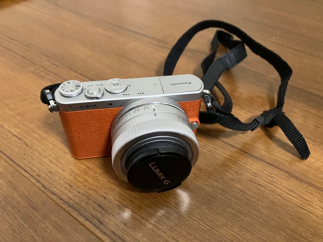 Panasonic LUMIX DMC-GM1K オレンジ+45mmレンズ付き パナソニック LUMIX DMC-GM1K-D レンズキット [オレンジ] 価格比較