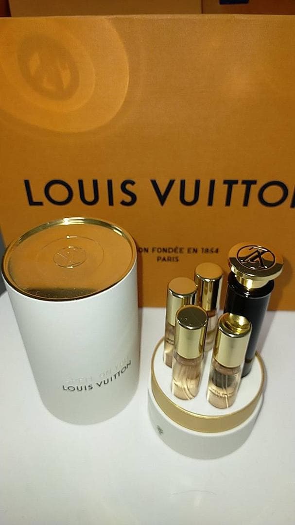 新品 ルイヴィトン　スペルオンユー　オードパルファム　トラベルスプレー　香水 スペル オン ユー オードゥ パルファン ｜ルイ・ヴィトン 公式サイト