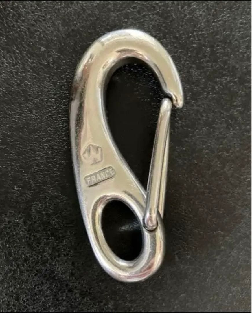 ウィチャード旧ロゴカラビナ75mm - メルカリ