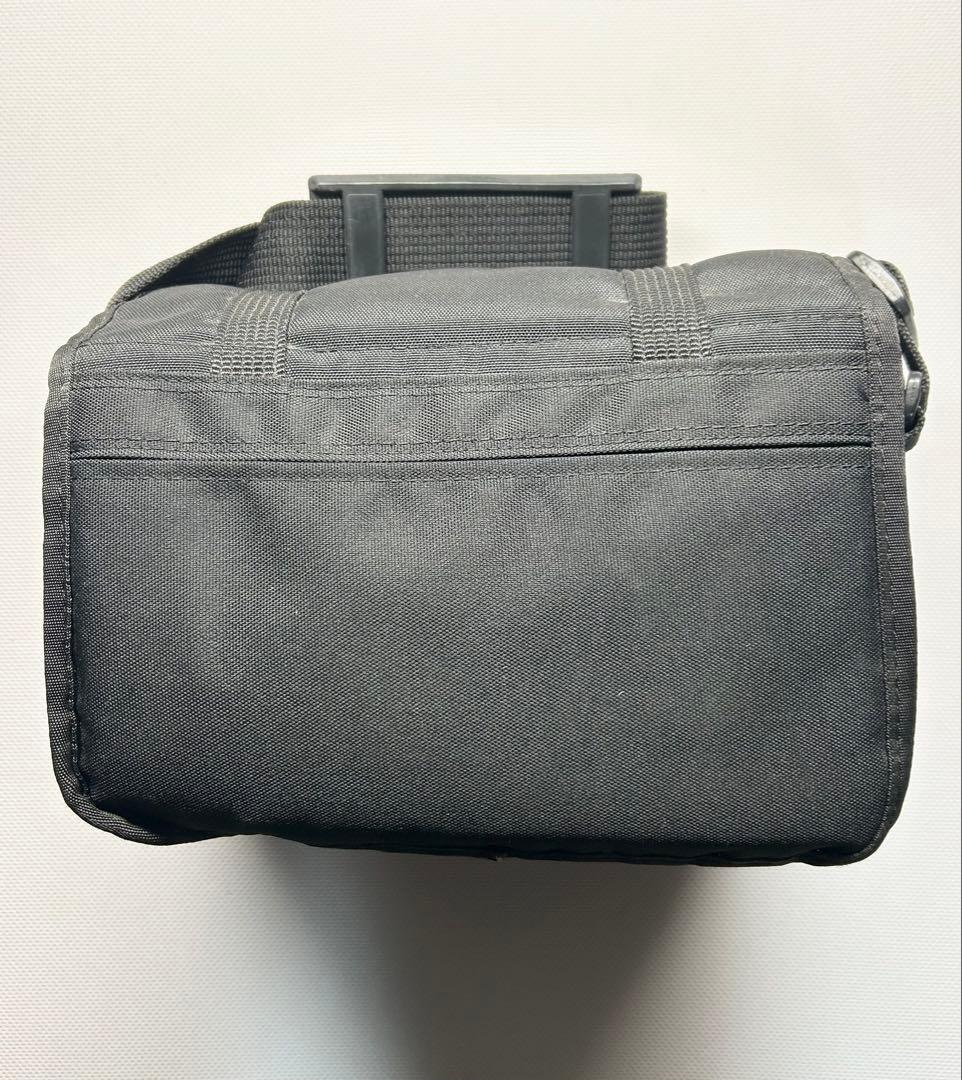 Canon EOS Kiss X6i カメラ 収納バッグ ストロボ 付き