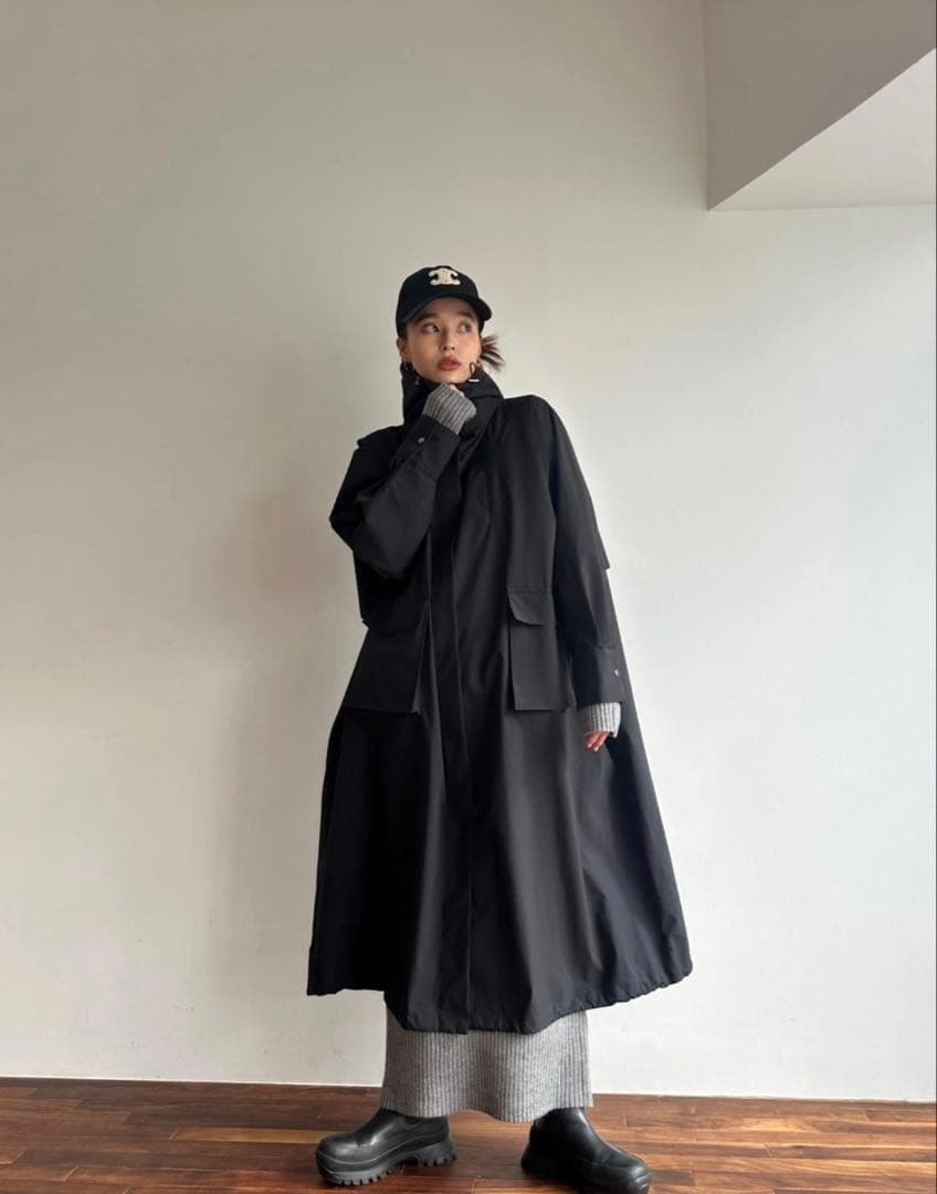 TRUNC88 レインコート　ブラック TRUNC（トランクエイティーエイト）の「Waterproof Tech Coat