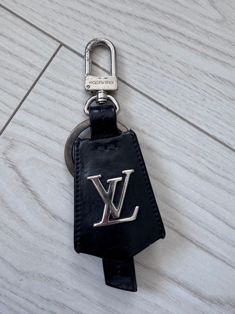 Louis Vuitton ブラックレザー キーホルダー