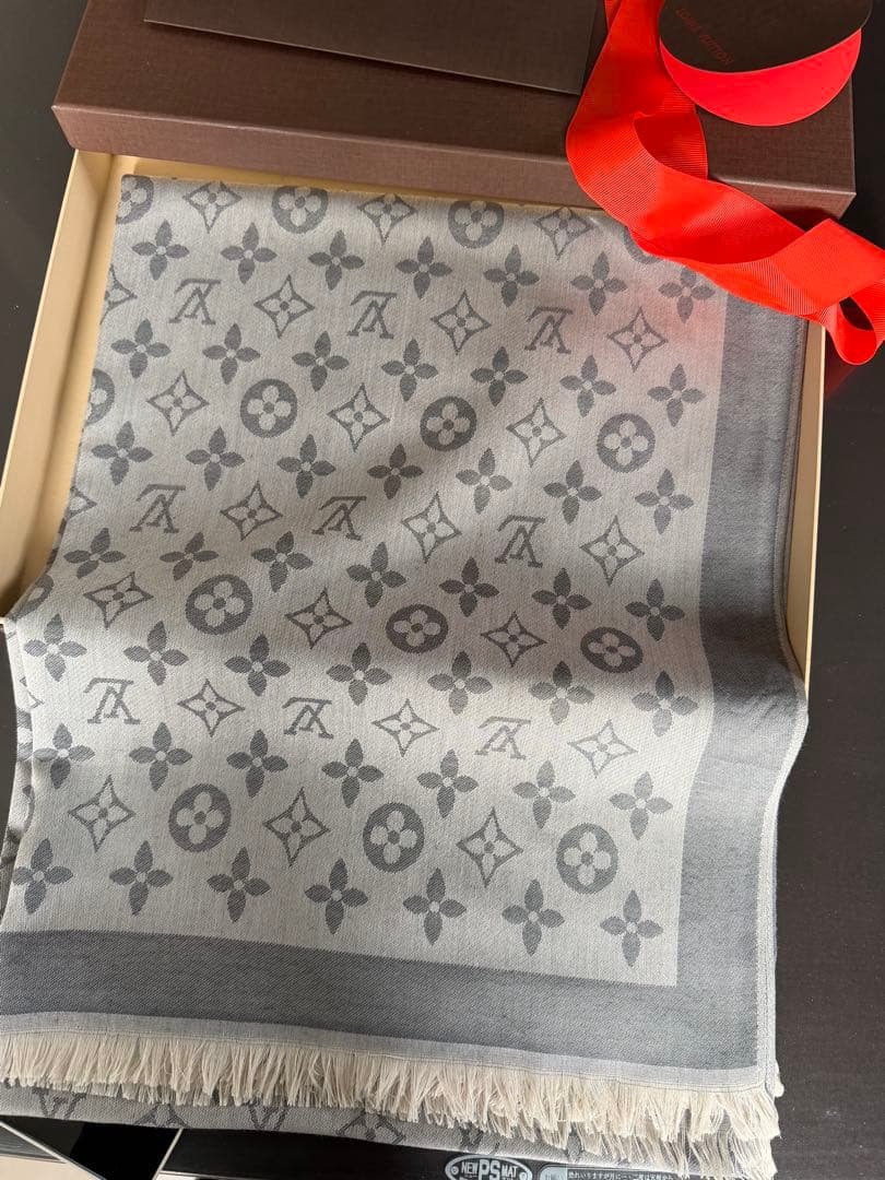 CHANEL ロゴマフラー ノベルティ品 CHANEL ロゴマフラー ノベルティ品 CHANELシャネル︎ノベルティマフラー︎