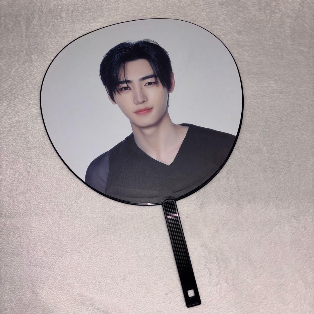 ENHYPEN WALK THE LINE ソンフン うちわ - メルカリ